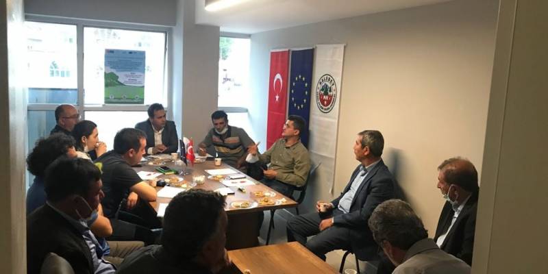Faaliyet 1.1. İlçe Tarım Müdürlükleri ve Ziraat Odaları önderliğinde tüm kooperatifler ile bölgesel tarımsal ve İl hayvansal ürünlerin verimlileştirilmesi, çeşitlendirilmesi ve biyolojik çeşitlilik üzerine genel toplantılar yapılması