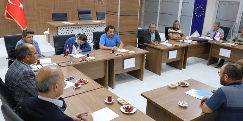 Beyağaç’ta, YUP 2021 Faaliyetleri içindeki Faaliyet 1.1 için İlçe Tarım Müdürü ve Ziraat Odası önderliğinde tüm kooperatifler ile bölgesel tarımsal ve hayvansal ürünlerin verimlileştirilmesi, çeşitlendirilmesi ve biyolojik çeşitlilik üzerine ne gibi çalışmalar, faaliyetler, eğitimler verilebileceği üzerine planlama toplantısı