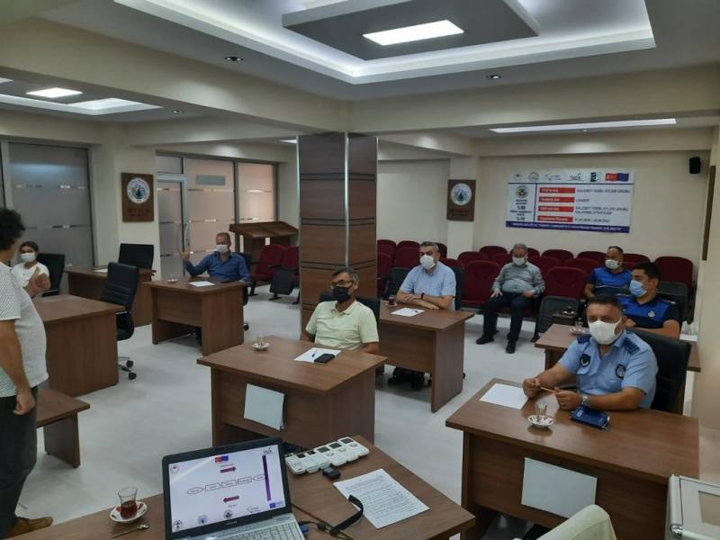 Faaliyet 1.13 YEG üyeleri ve yönetim Kurulu Kadrosuna kısa tedarik zinciri, yerel ürünlerin pazarlanması, katma değeri yüksek olan ürünlerin ortaya çıkarılması, satış ağı oluşturma konuları üzerine eğitim verilmesi,
