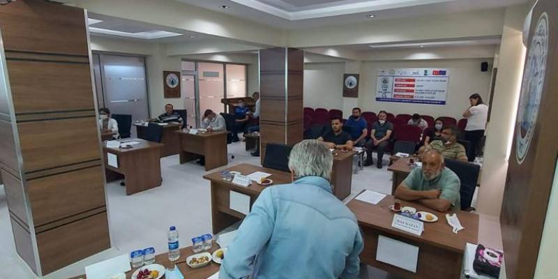 Faaliyet 2.2. Tüm halka yönelik, özellikle turizm hizmeti vermekte olan veya verecek olan müstakbel turizmcilere turizm bilinci, turistlere davranış biçimleri, yöre turizm değerlerimiz hakkında eğitimler verilmesi, video sunumlarının yapılması,