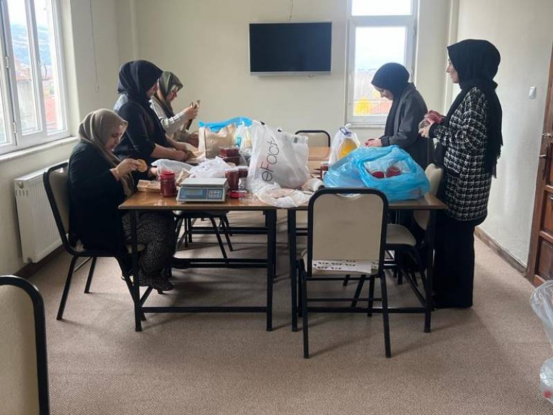1.13 YEG üyeleri ve yönetiminin kısa tedarik zinciri, yerel ürünlerin pazarlanması, katma değeri olan ürünlerin ortaya çıkarılması , satış ağı oluşturma konuları üzerine eğitim verilmesi